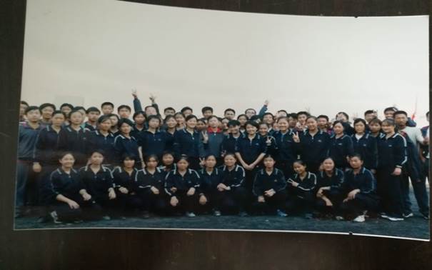 说明: C:\Users\Administrator\Desktop\校友会工作\校友会工作\九九热精品视频历届校友照片\毕业照\D8BC7A6FE42B2DE3F0EF4BB096738969.jpg